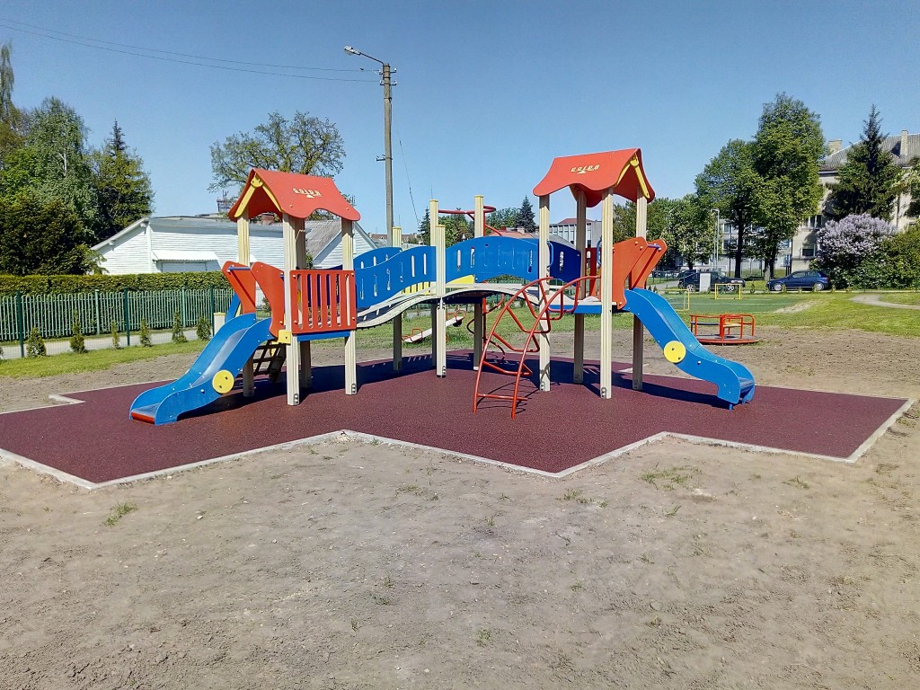 Smūgius sugerianti liejama EPDM danga aikštelėms