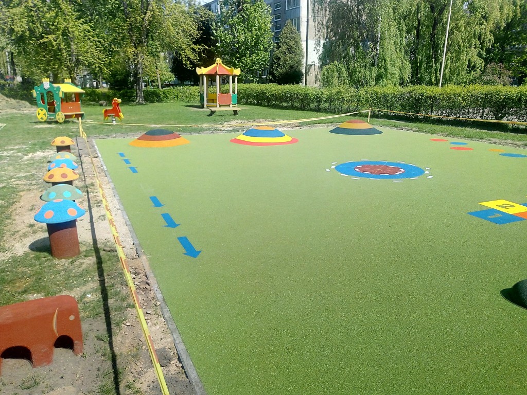 Smūgius sugerianti danga aikštelei