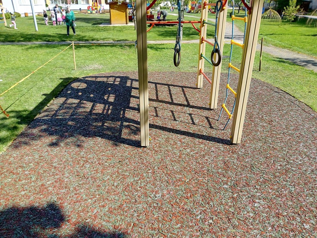 Smūgius sugerianti danga aikštelei