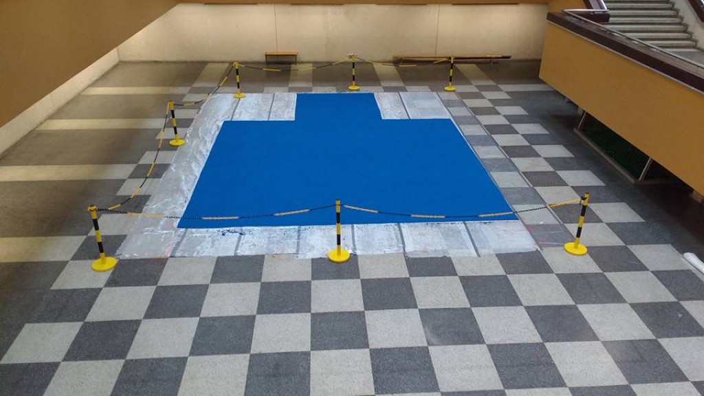 Smūgius sugerianti danga aikštelei