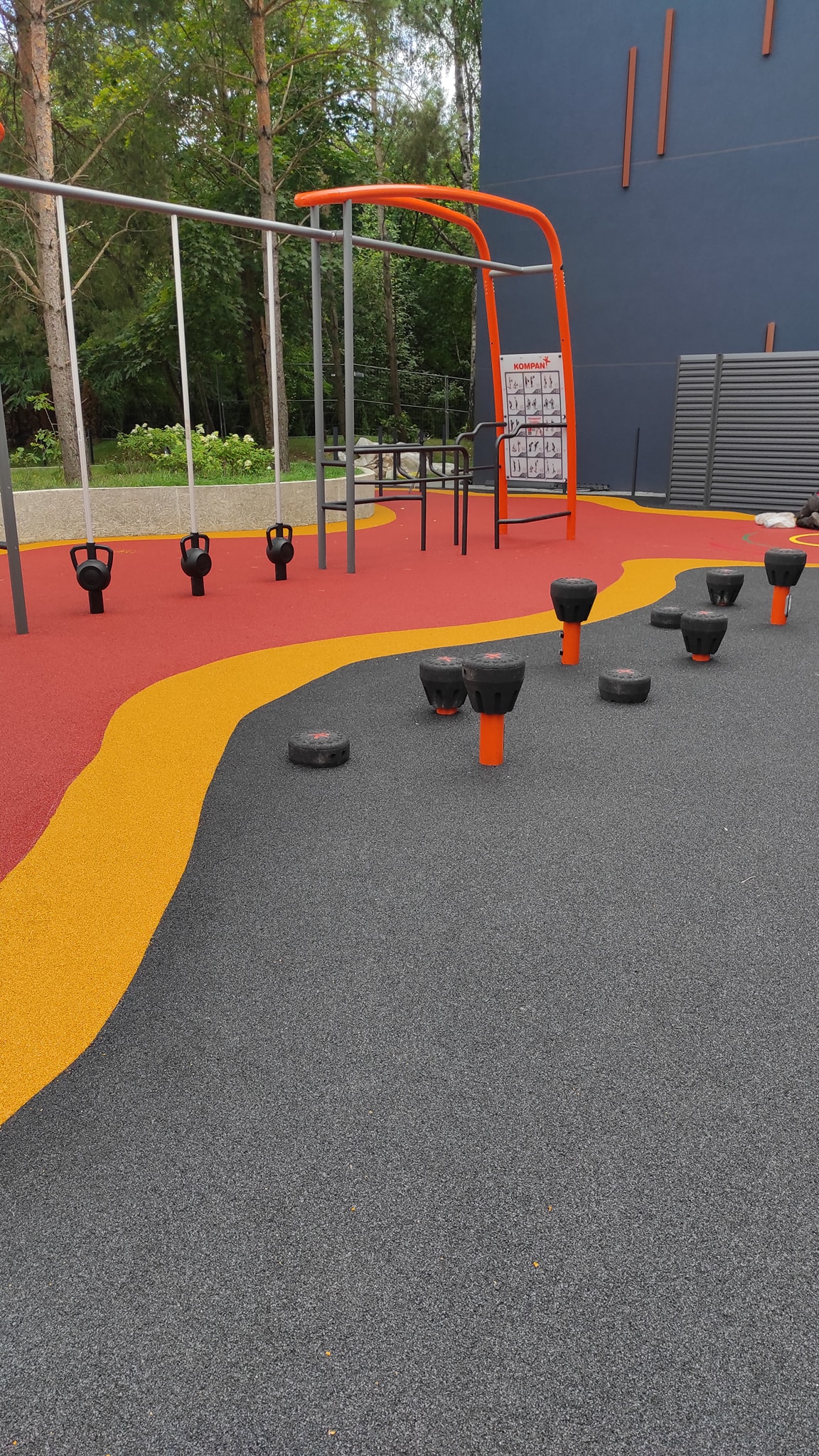 vaikų žaidimų aikštelių dangos