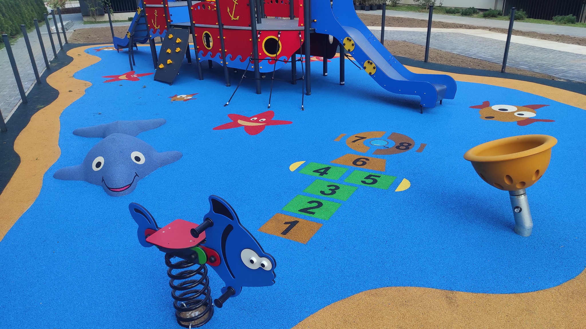 vaikų aikštelių liejamos dangos