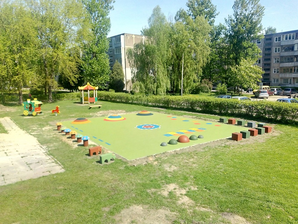 Smūgius sugerianti danga aikštelei