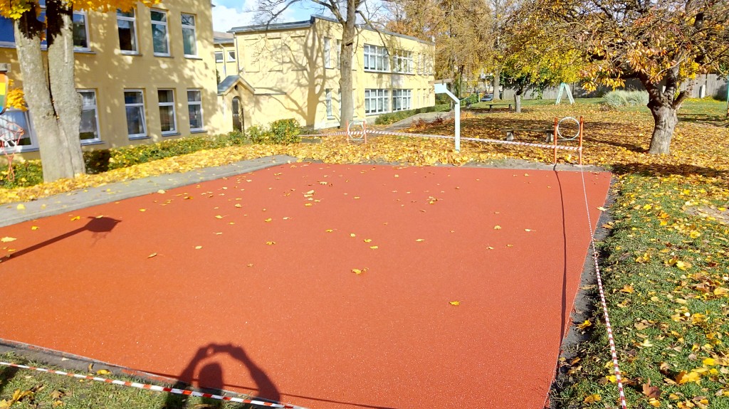 Smūgius sugerianti danga aikštelei