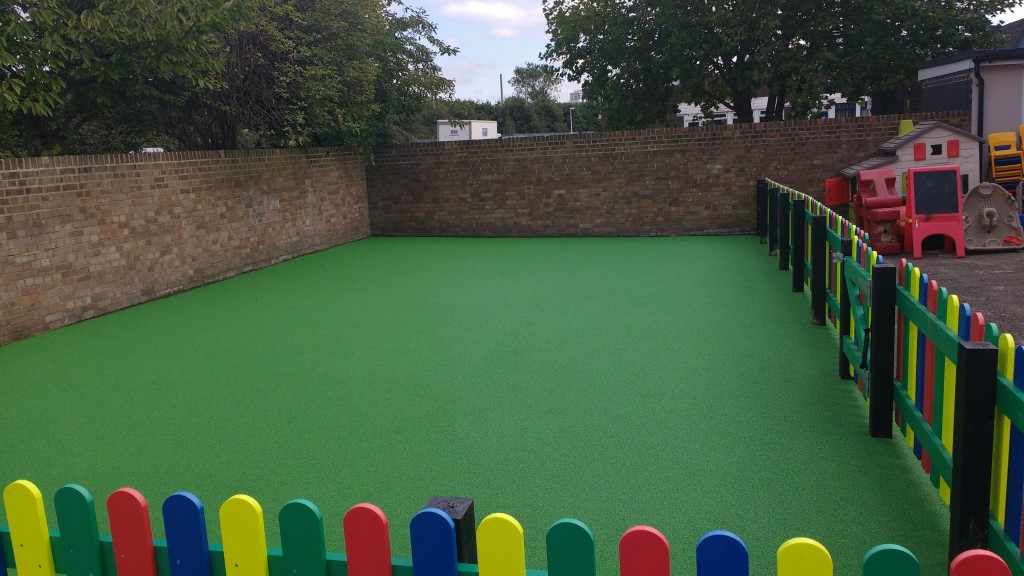 Smūgius sugerianti danga aikštelei