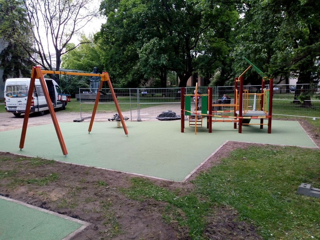 paviršius iš lietos gumos