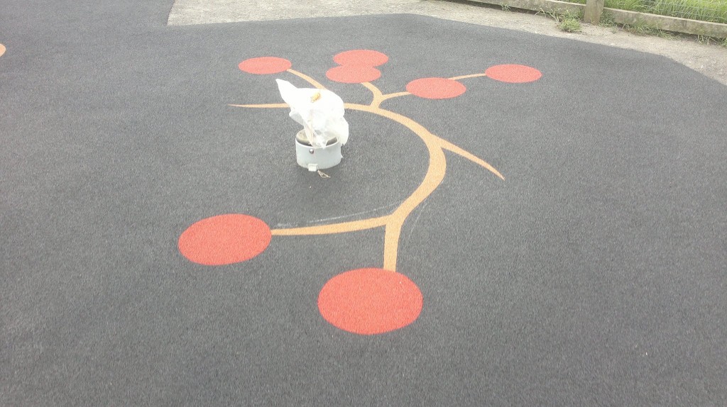 spalvota liejama danga