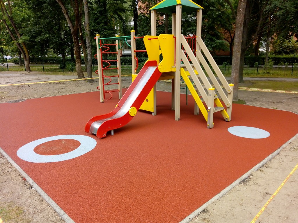 spalvota liejama danga