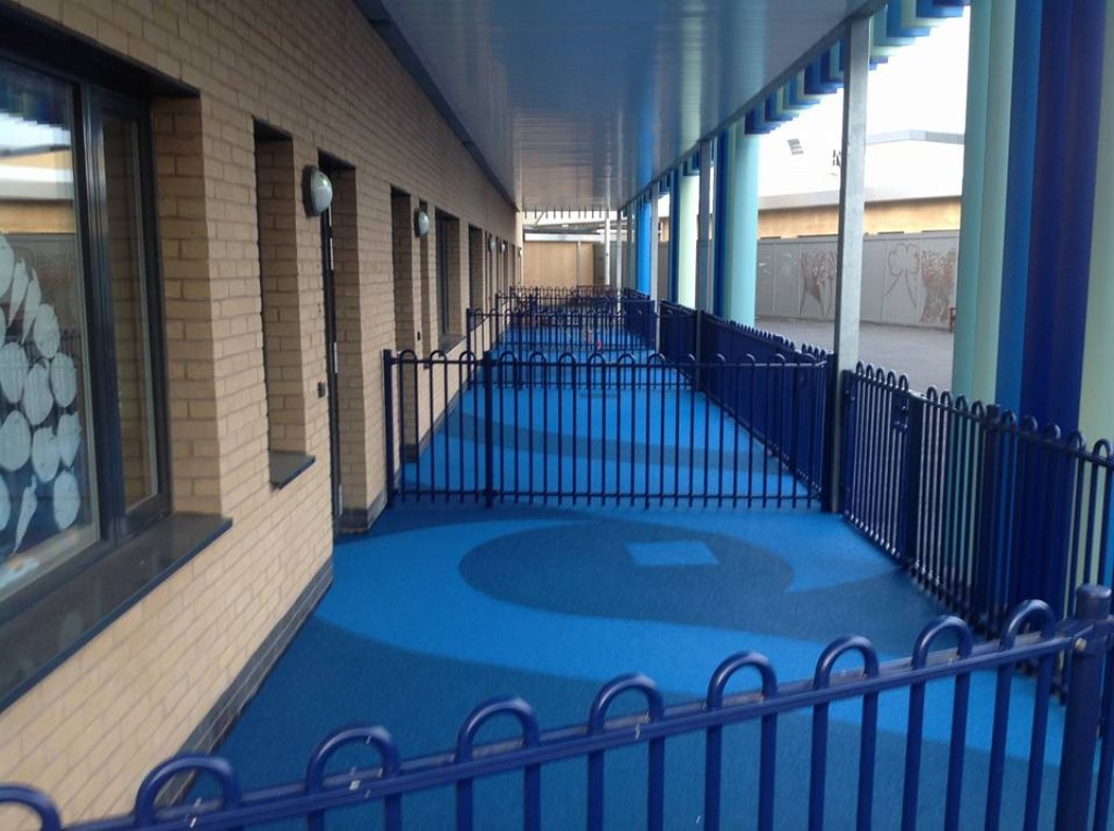 Smūgius sugerianti liejama EPDM danga aikštelėms