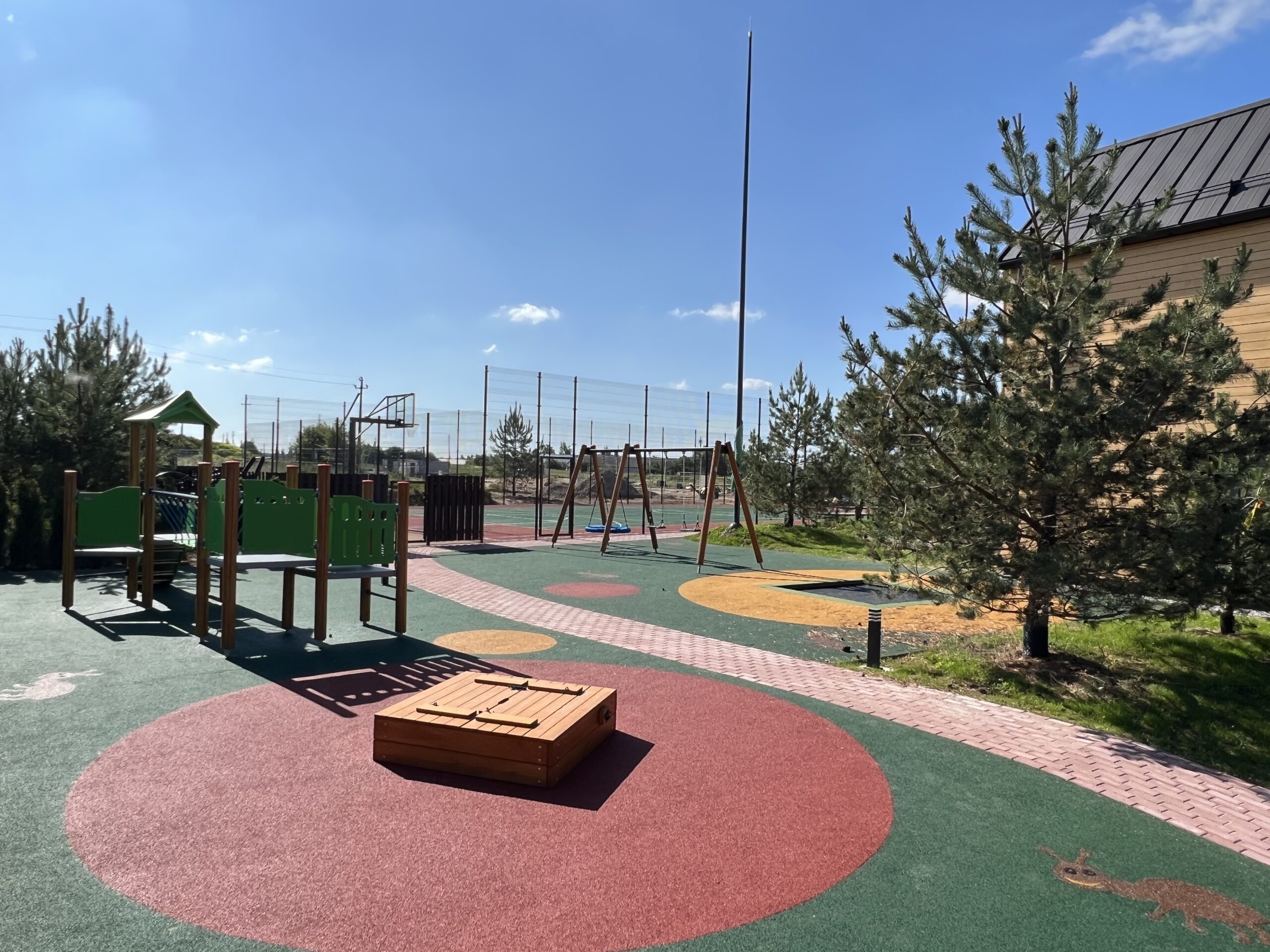 liejama guminė lauko danga