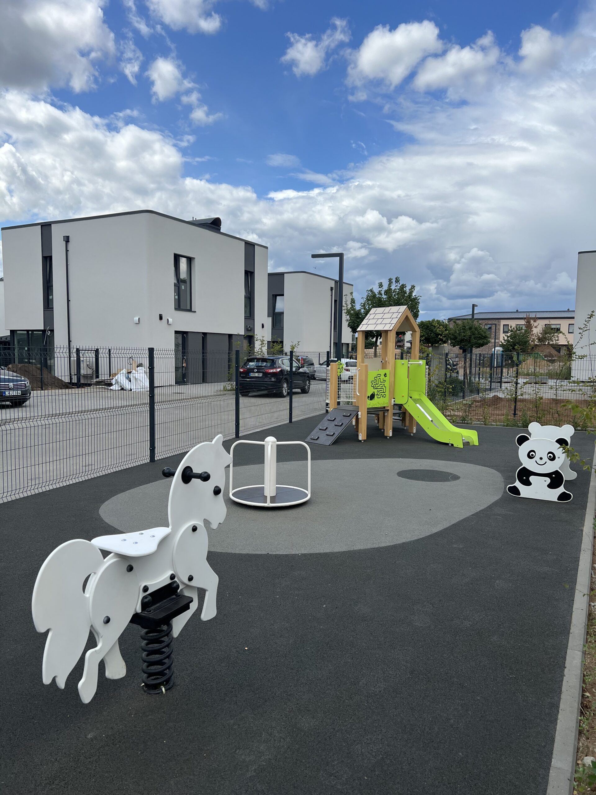 liejama guminė lauko danga