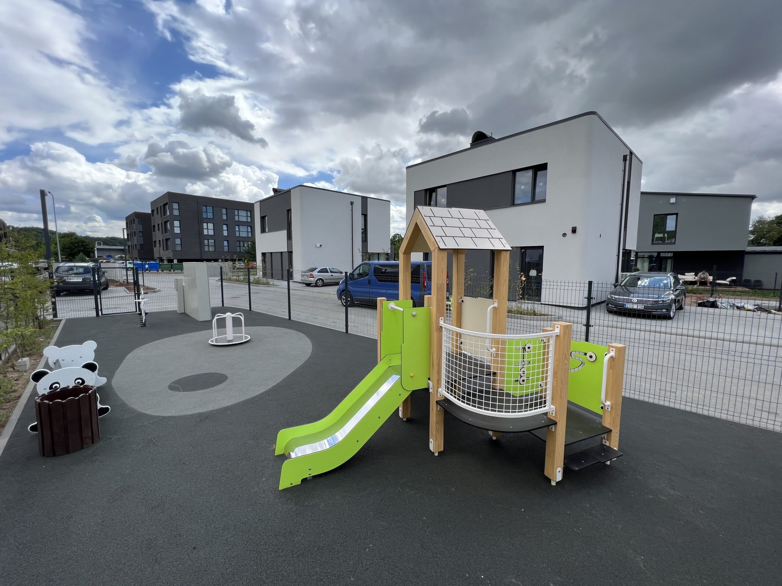 liejama guminė lauko danga