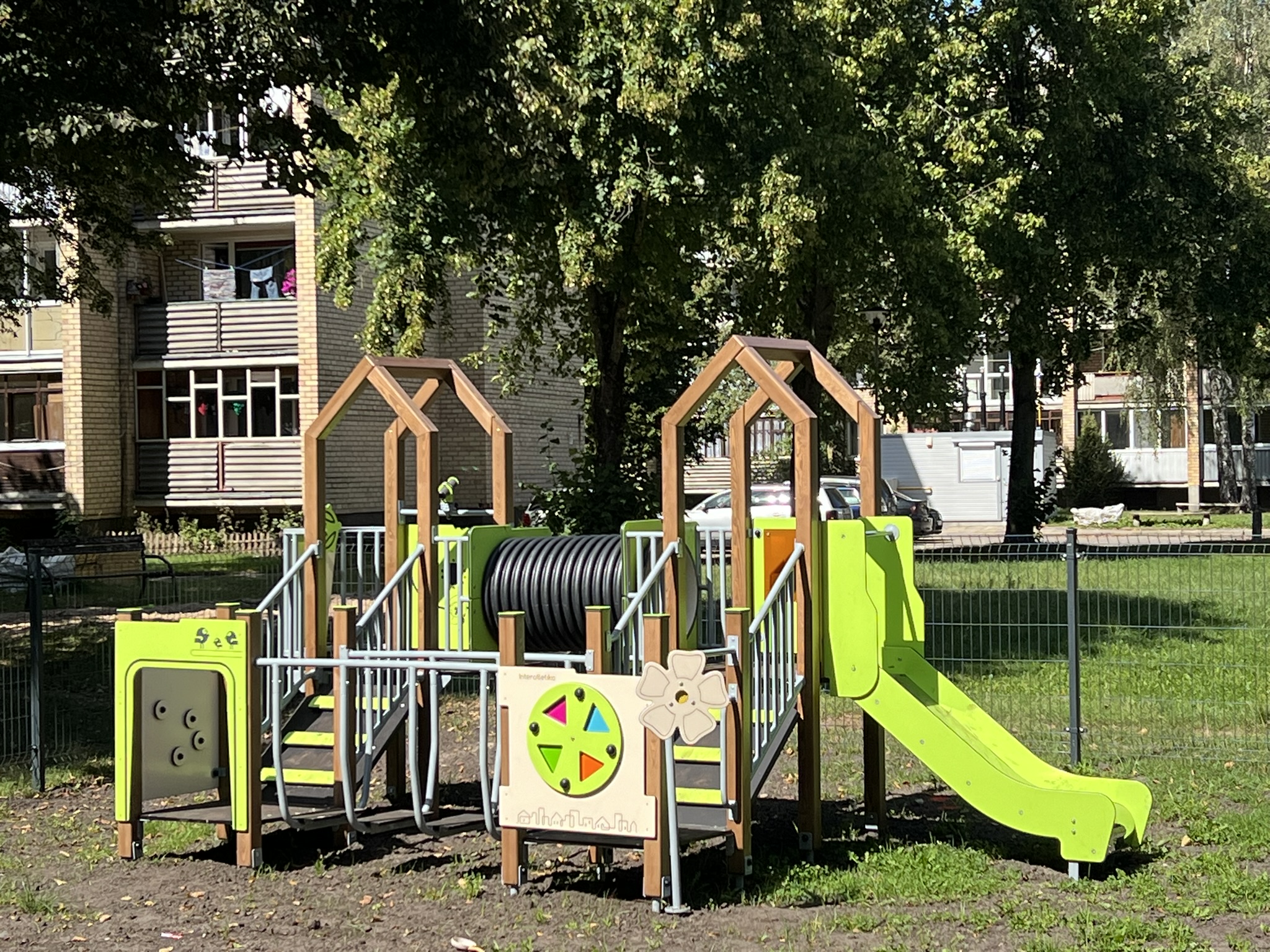 vaikų žaidimų aikštelė